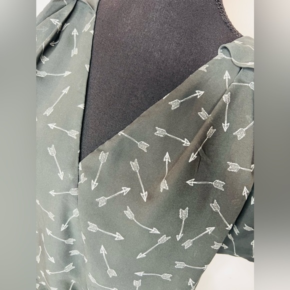 BCBG Generation Grey Arrow Dress Large - Picture 2 of 10